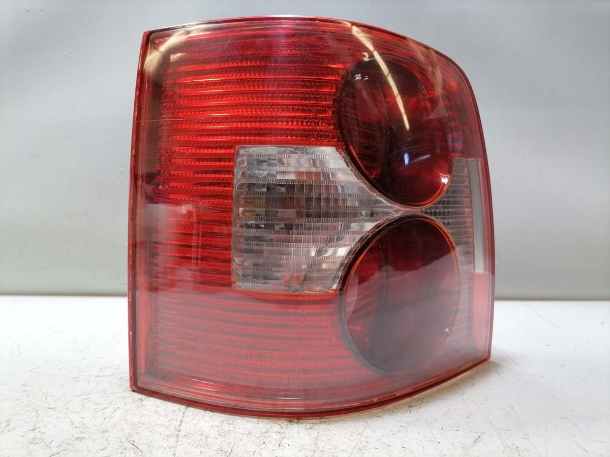 VW Passat 3BG original R&uuml;cklicht R&uuml;ckleuchte Schlussleuchte links Kombi Bj.2002